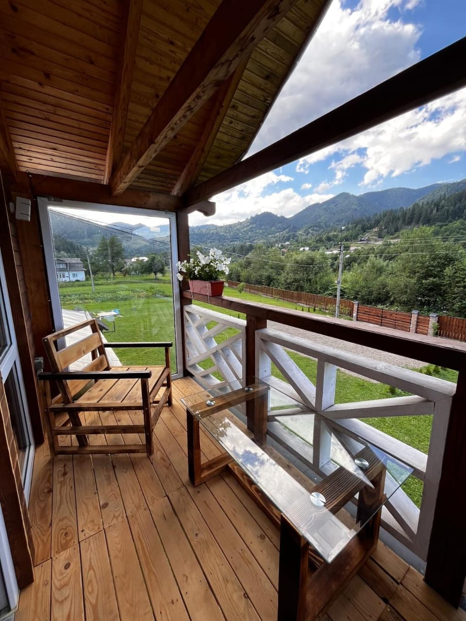 View (from property/room), Balcony/Terrace, Mountain view
