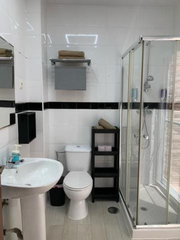 Shower, Bathroom, towels