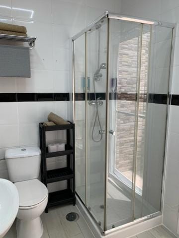 Shower, Bathroom, towels