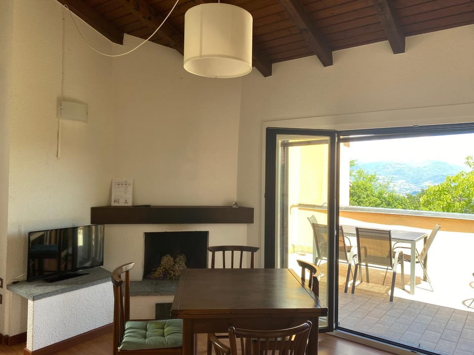 TV and multimedia, Balcony/Terrace, Dining area