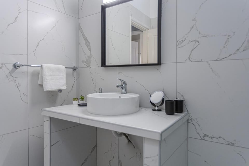 Bathroom, towels