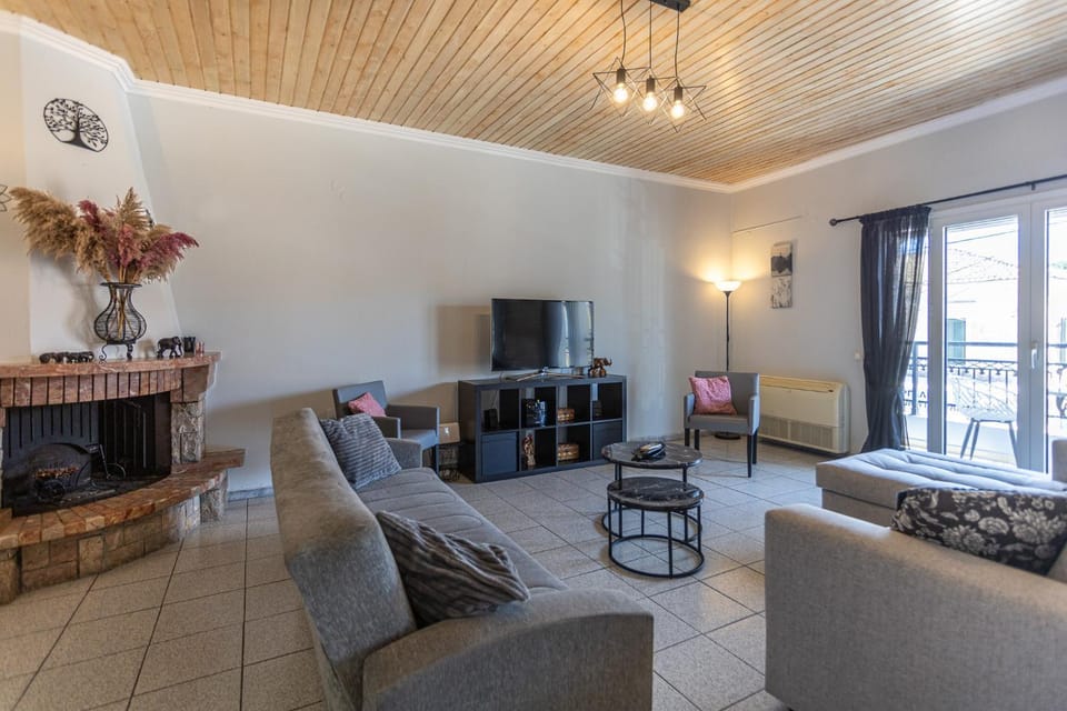 Communal lounge/ TV room, TV and multimedia