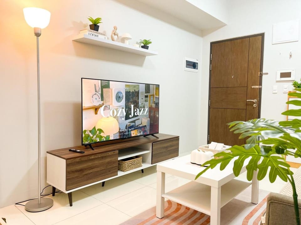 Prime BGC Condo at Uptown Area #oursw11g House in Makati