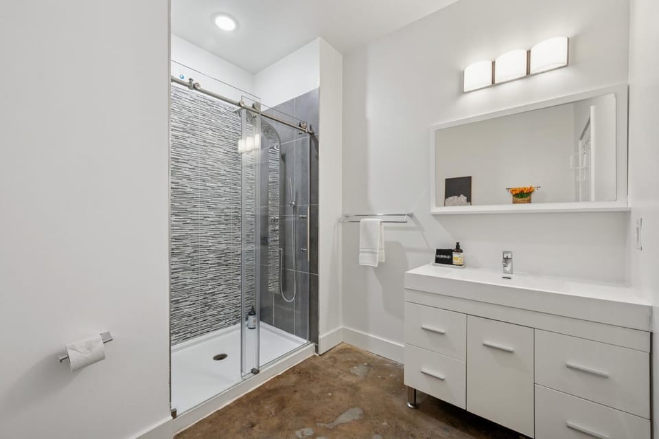 Shower, Bathroom