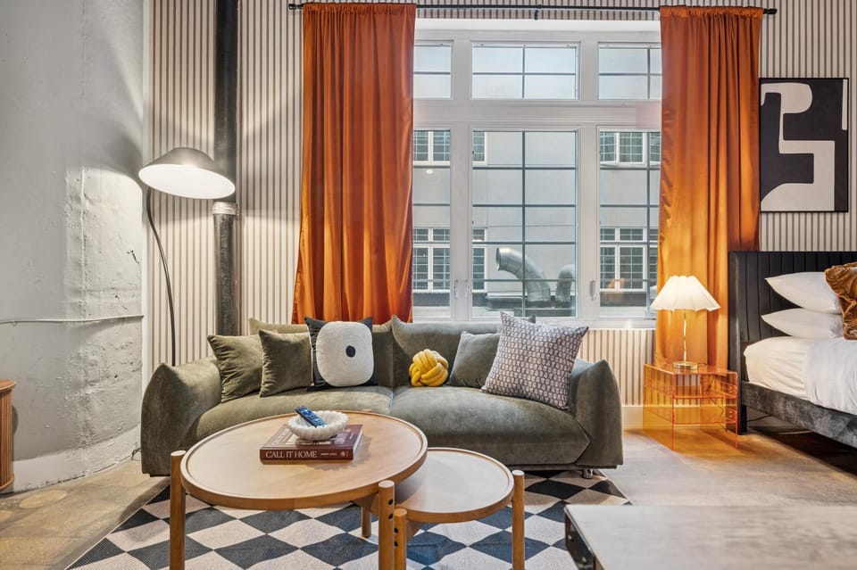 Living room, Seating area