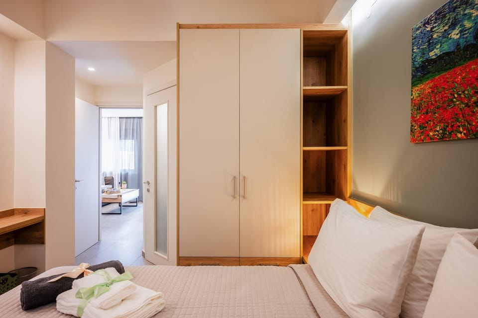 Clio - Newly renovated Home with Parking Apartment in Chania