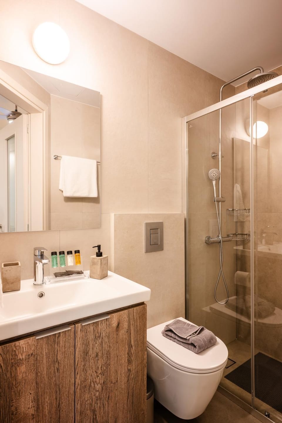 Clio - Newly renovated Home with Parking Apartment in Chania