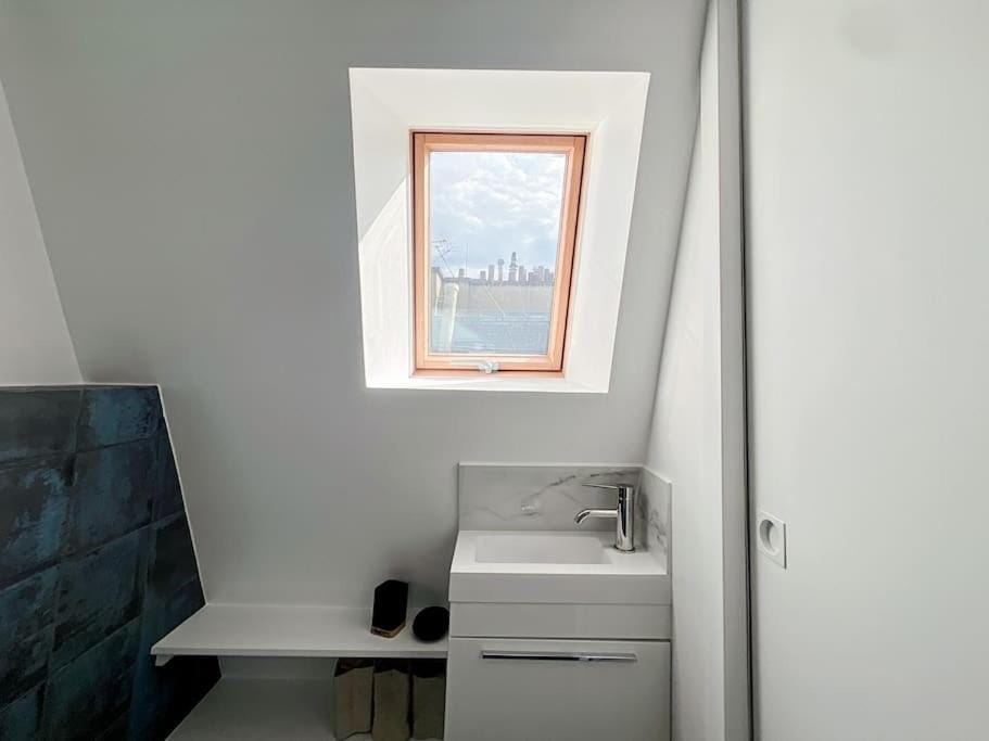 Fully renovated studio for 2 Apartment in Paris