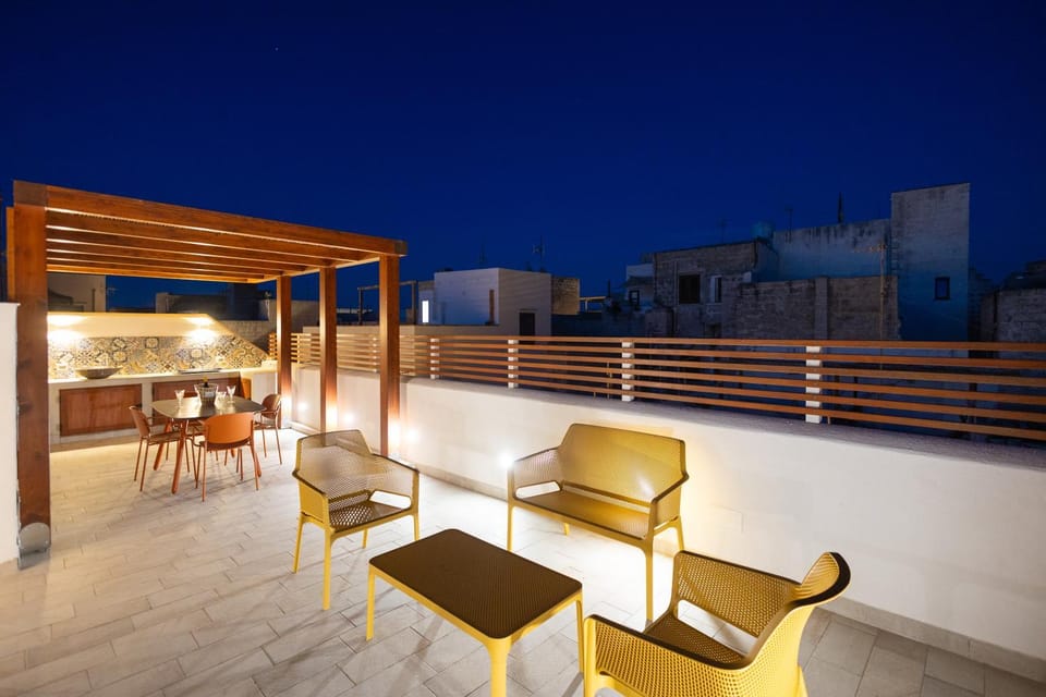 Patio, Night