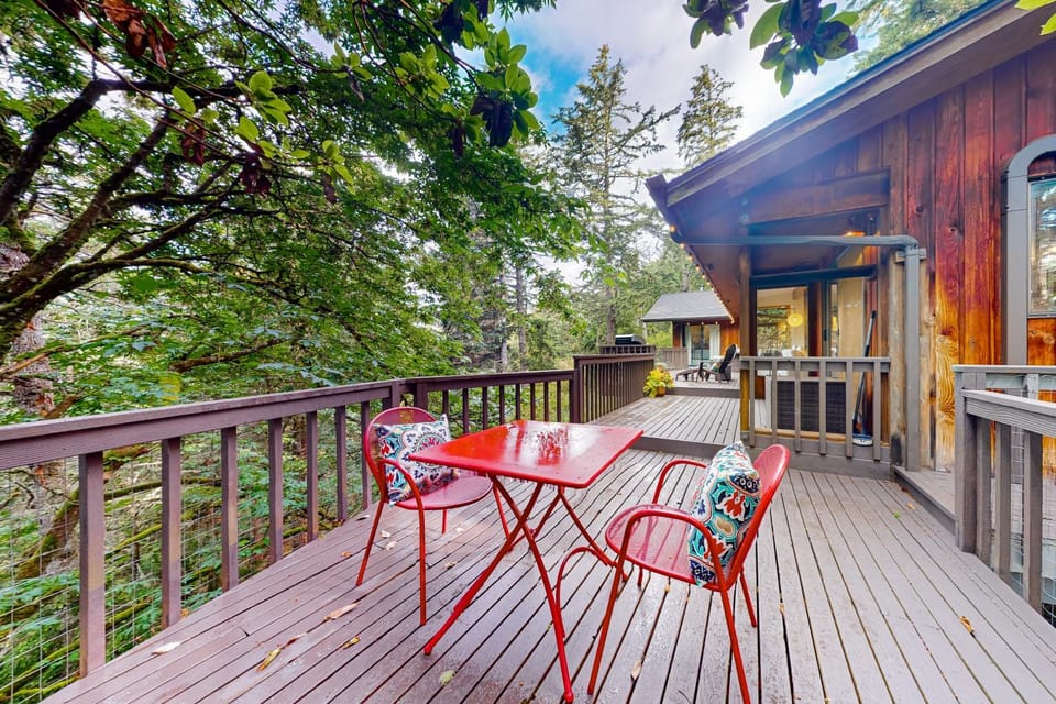 Raven Tree House in Washington