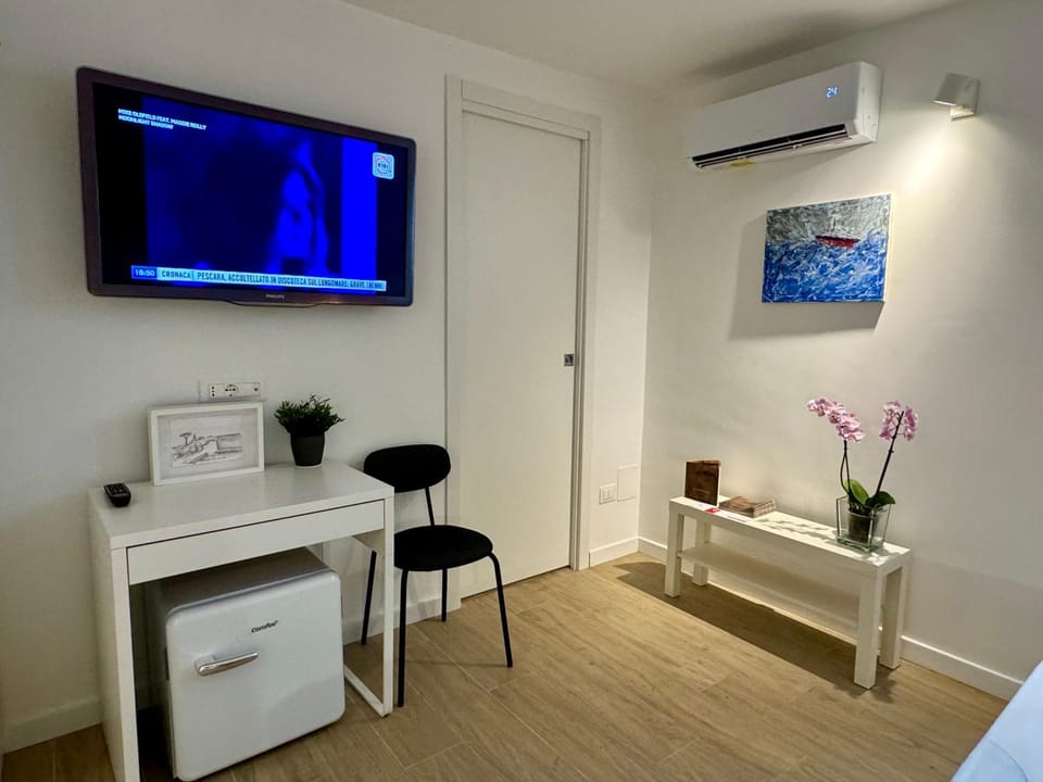 TV and multimedia, minibar, air conditioner