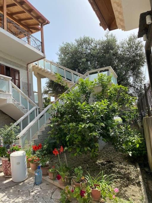 Property building, Spring, Day, Garden view