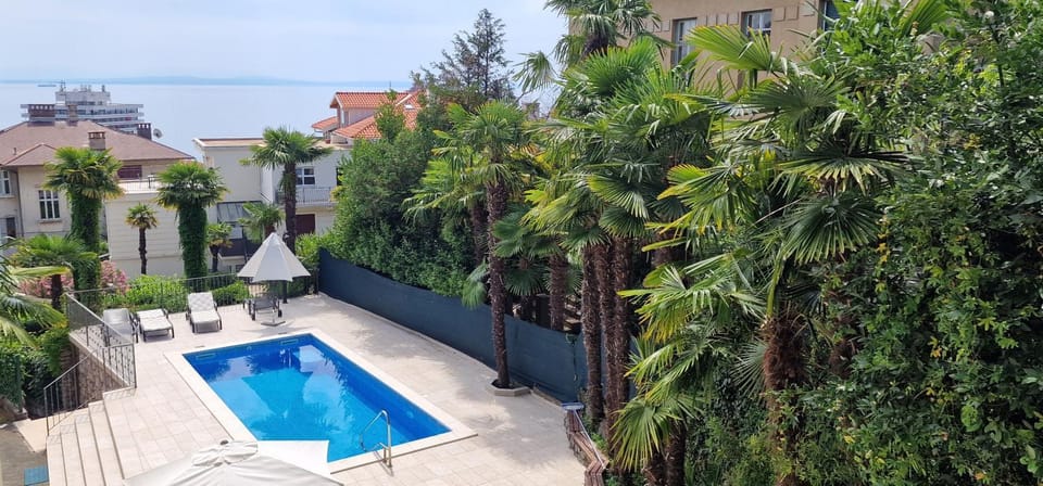 Pool view, Swimming pool