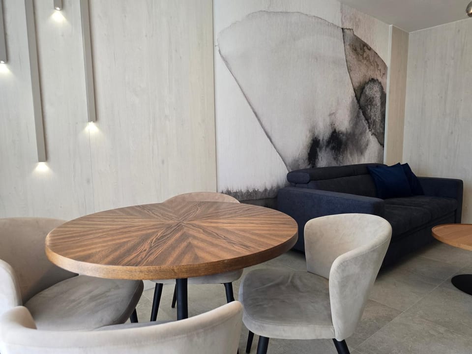 Living room, Seating area, Dining area