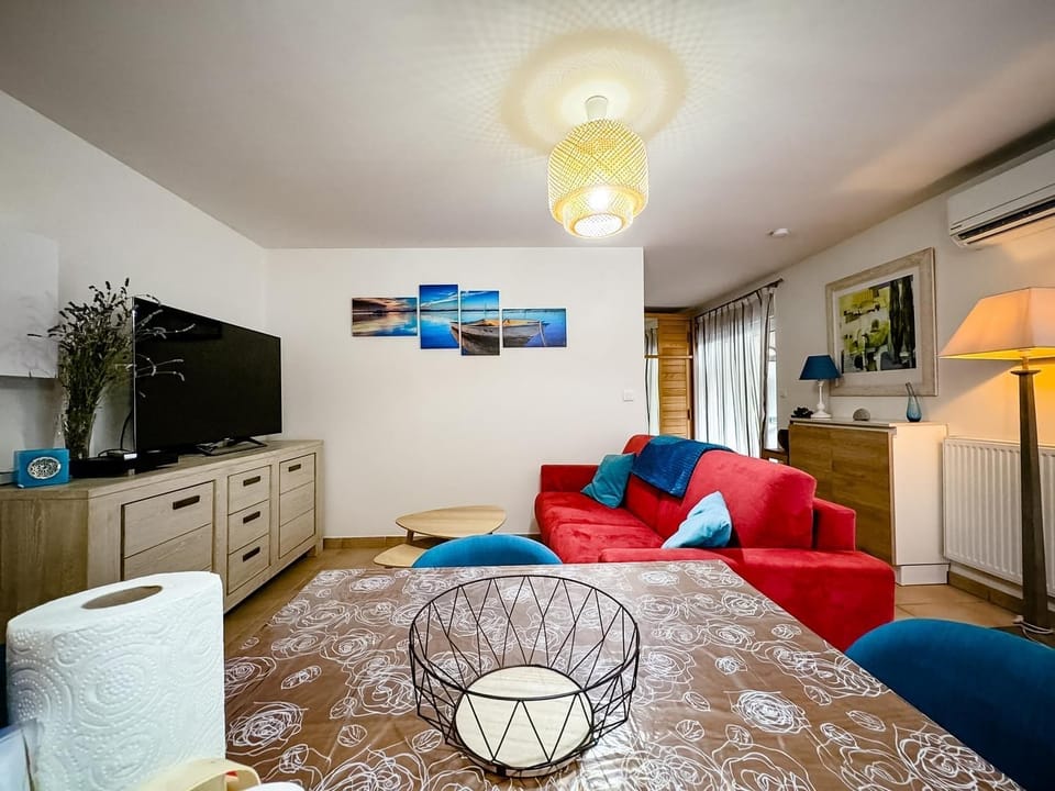 DREAM HOLIDAY 26 - Charmant T2 4 Pers 38m2 Terrasse de 14m2- Clim, Wifi, Parking - Sur RN7 au calme - au cœur de Livron sur Drôme à 5Km l'Autouroute Proximité A7 Apartment in Provence