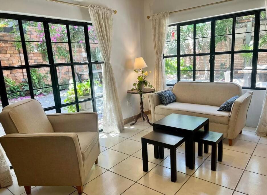 Living room, Dining area
