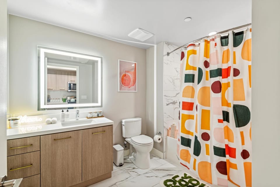 Stylish studio in SM w FREE parking and pool Apartment in Santa Monica