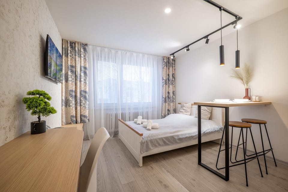 Bed, Living room