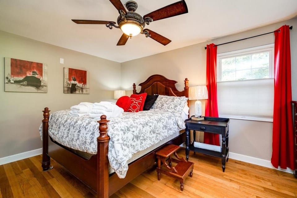 W Kettering 3BR Gourmet Kitchen & Large Yard House in Kettering