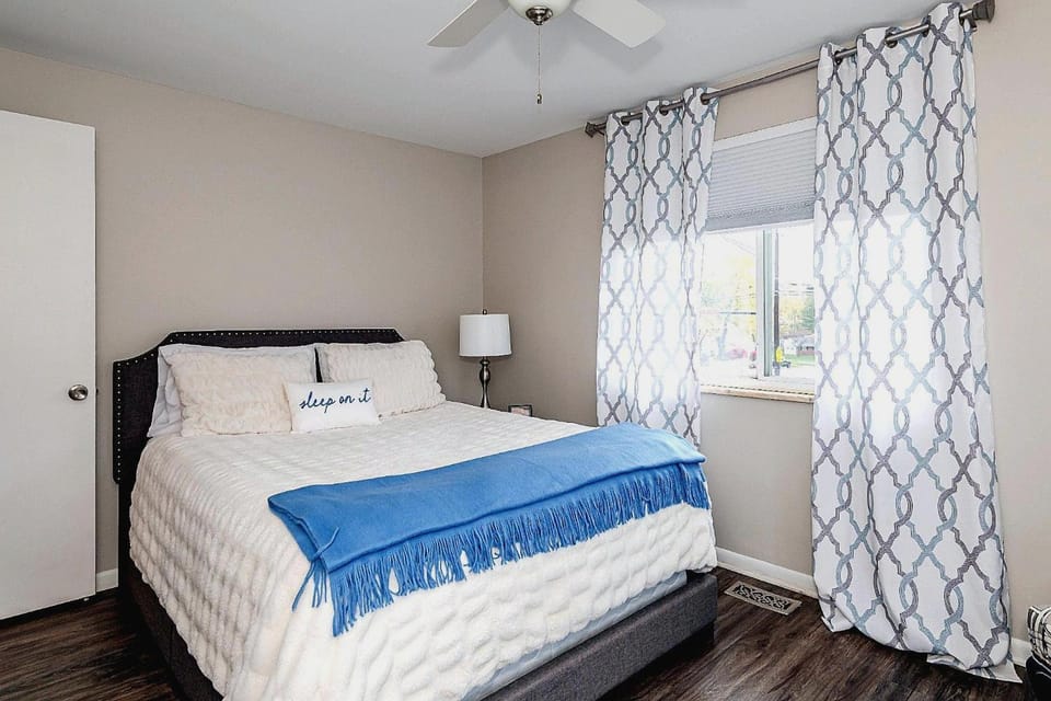 Modern Gem Steps from The Greene UD & WPAFB Apartment in Kettering