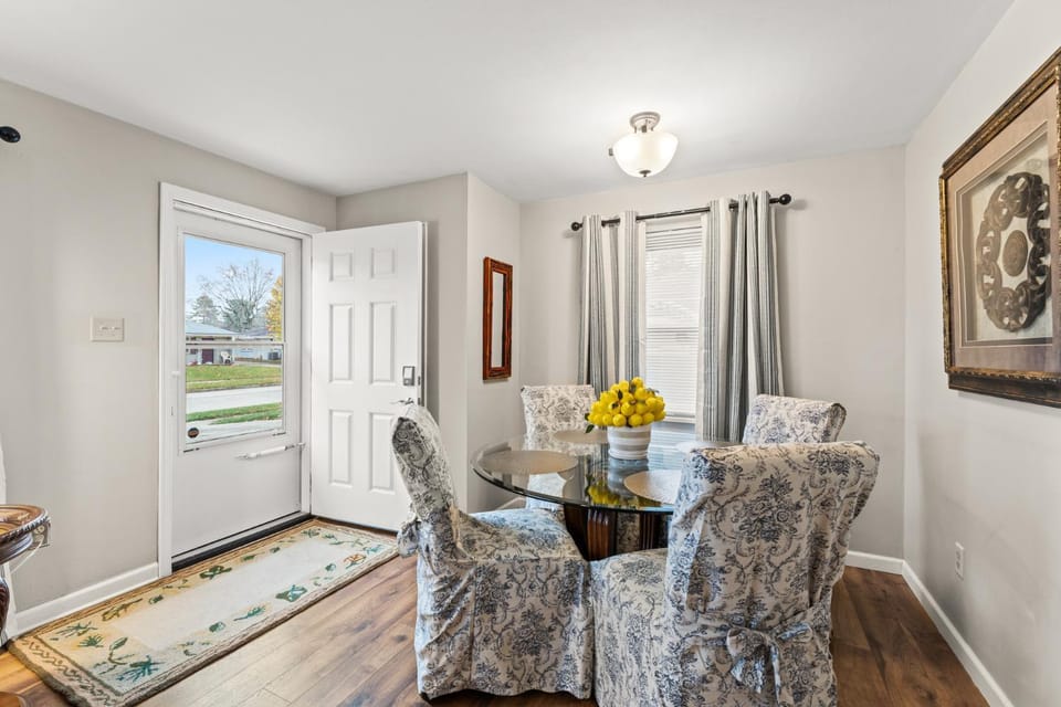 Close to The Greene, Escape Kalm Retreat House in Kettering