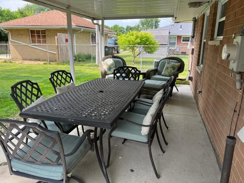 Close to The Greene, Escape Kalm Retreat House in Kettering