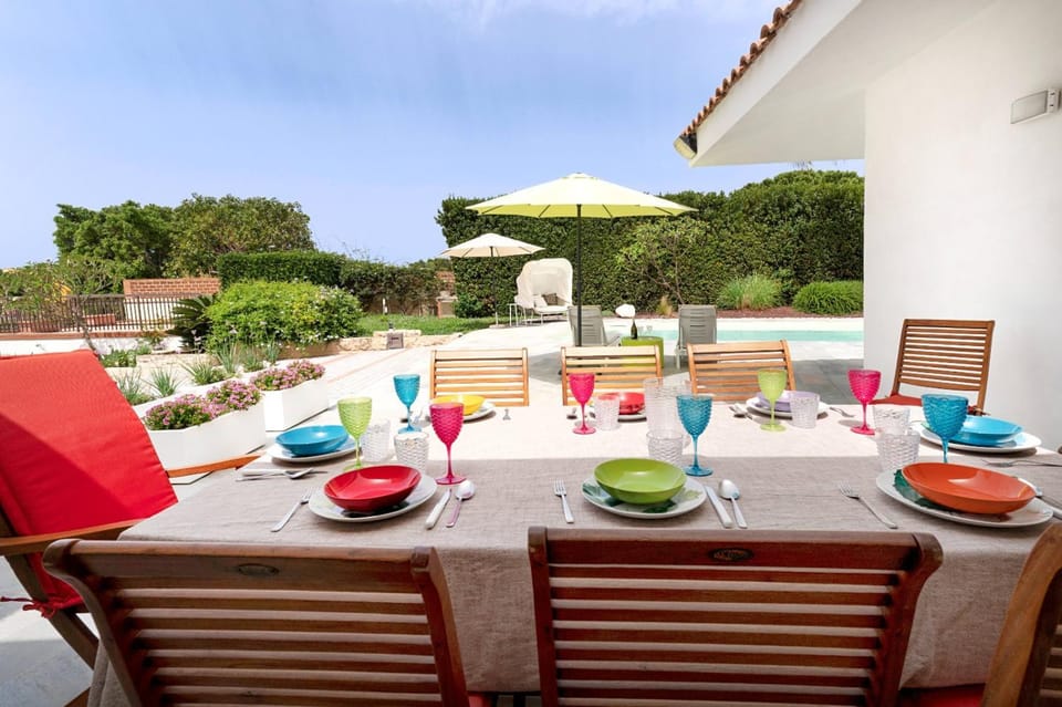 Patio, Day, Garden, Food and drinks, Dining area, Food, Garden view, Pool view, Swimming pool