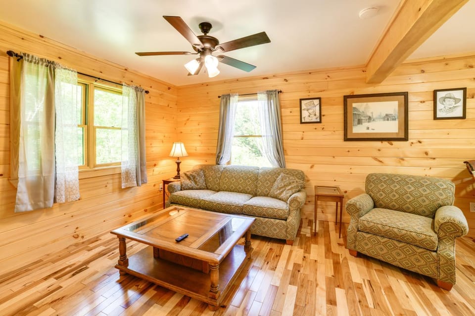 Creekside Cabin in Bainbridge w/ Wraparound Deck! Cabin in Pennsylvania