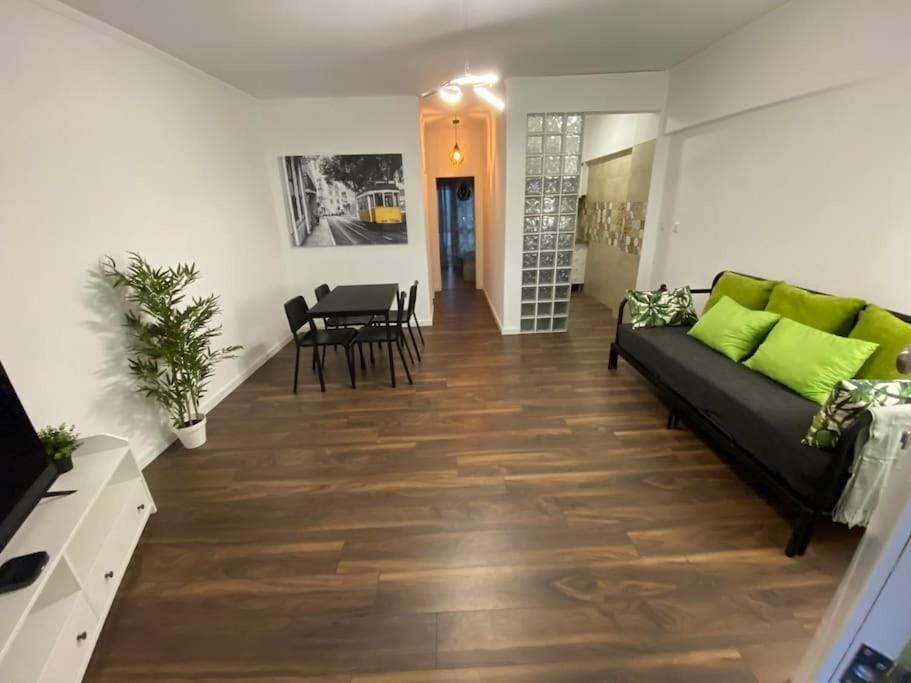 RS AL Cruz Quebrada Apartment in Lisbon District
