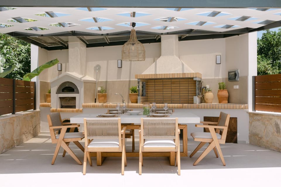 Day, BBQ facilities, Seating area, Dining area