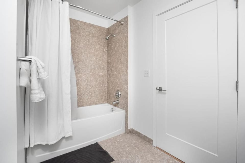 Empire State View - Luxury Apt - Shuttle to NYC Apartment in Hoboken