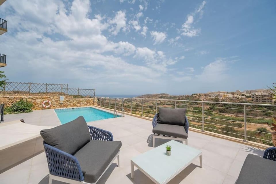 Clifftop Lodge Apartment in Malta