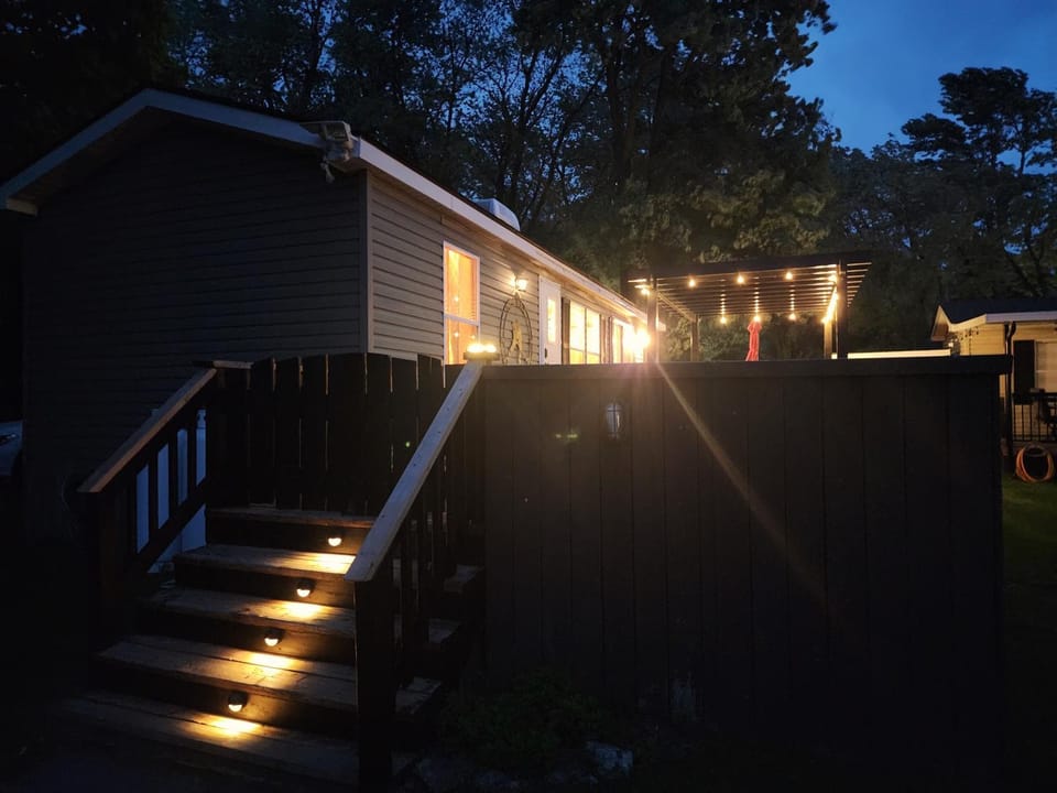 2 BR Cottage with Lake View at Sherkston Resort, Sleep 6 Campground/ 
RV Resort in Port Colborne