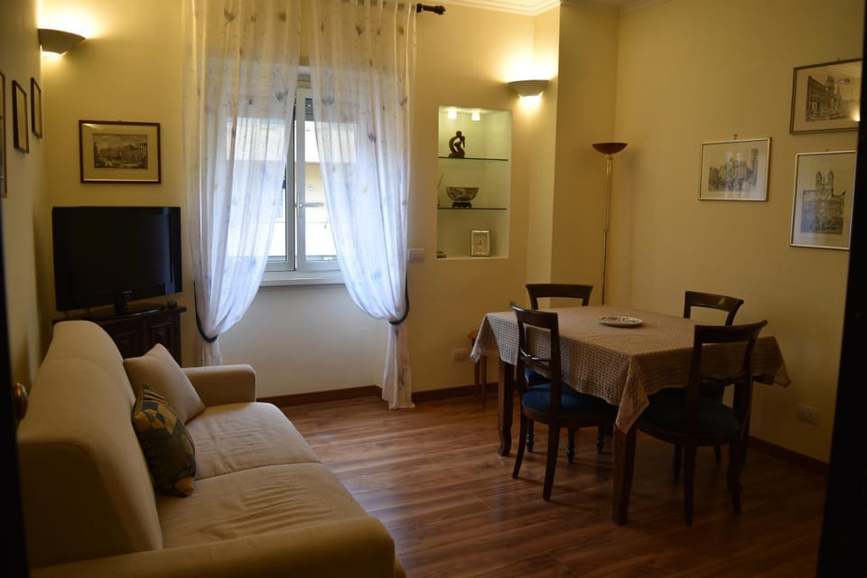 TV and multimedia, Dining area