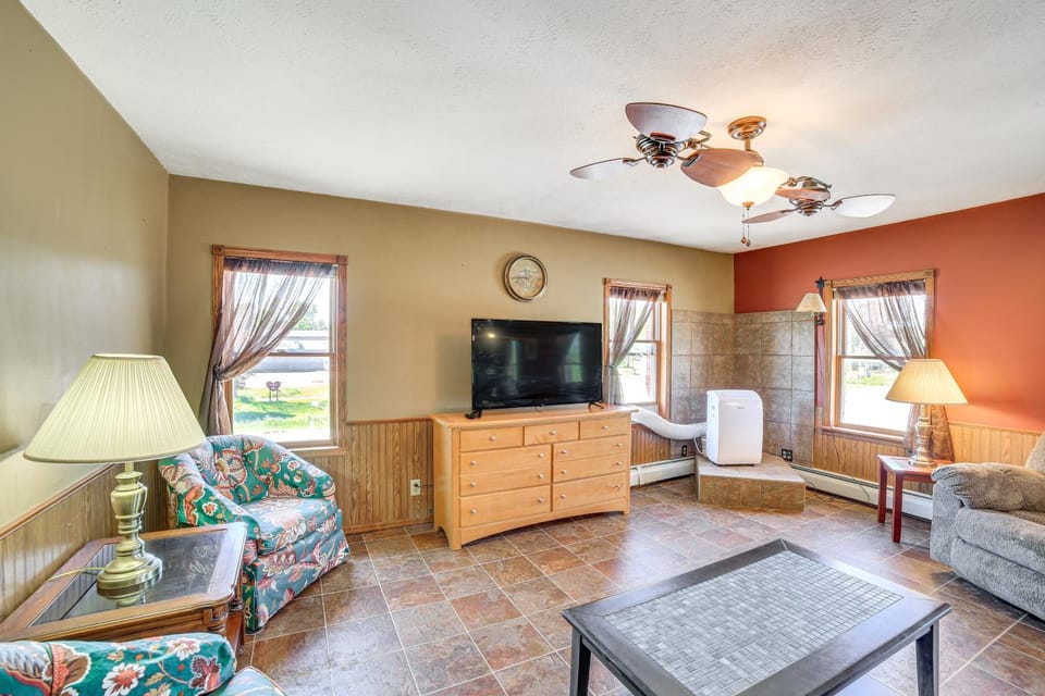10 Mi to Lake Superior: Eben Junction Townhome! House in Wisconsin