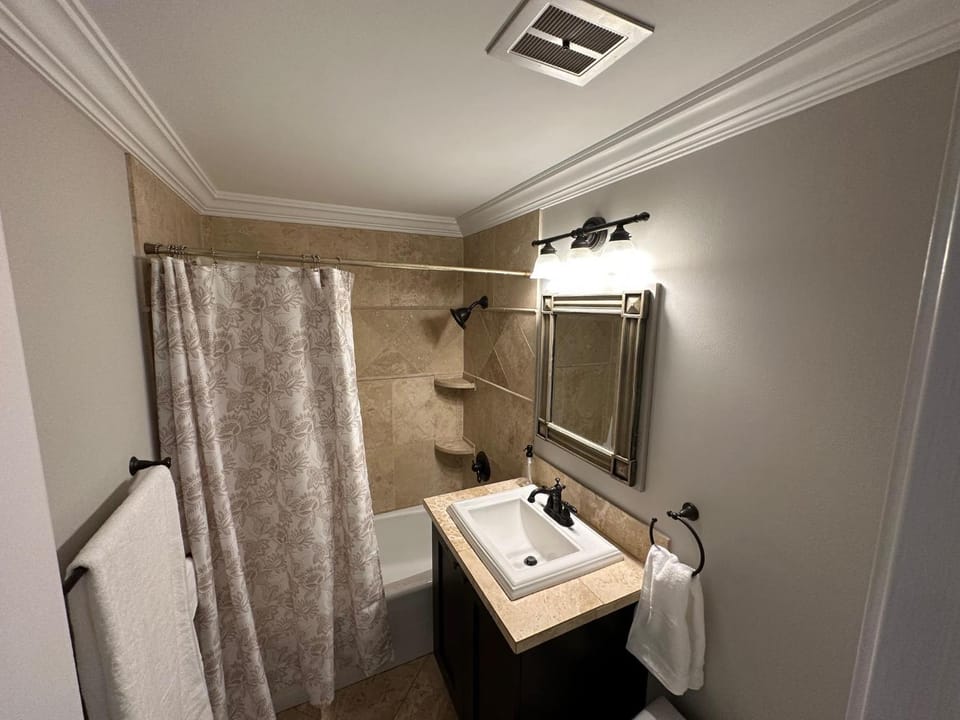 Sunset East 305 House in Kirkland