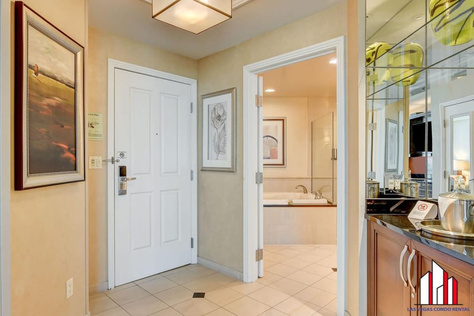 MGM Signature-20-604 Jacuzzi Studio House in Las Vegas Strip