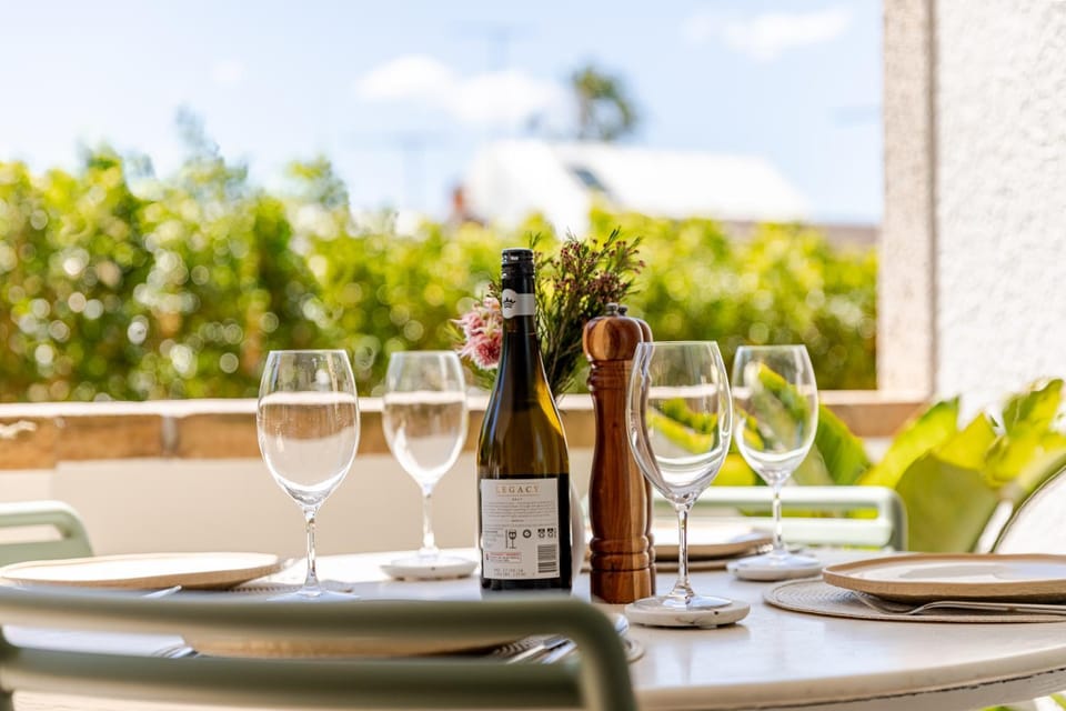Day, Balcony/Terrace, Food and drinks, Dining area, Dinner, Drinks