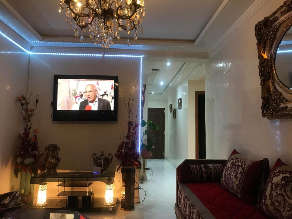 Appartement Familial en deux façades en face Hotel Ahlen & SuperMarché Marjane Apartment in Tangier