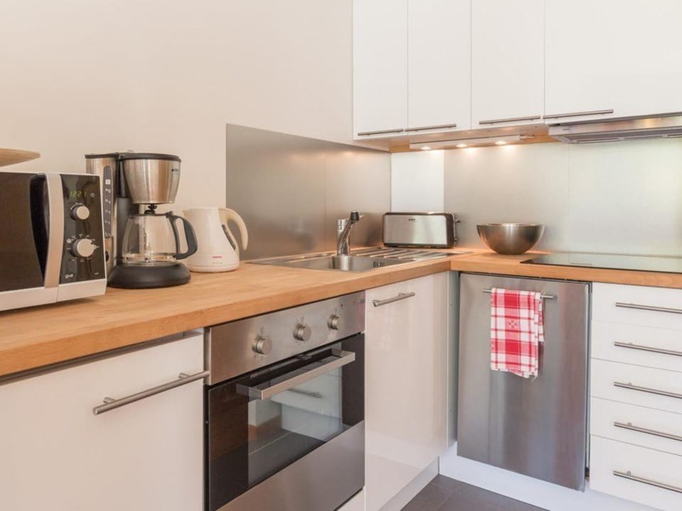 Studio rénové avec balcon sud, skis aux pieds, parking et grand jardin, La Salle-les-Alpes - FR-1-330F-237 Apartment in Saint-Chaffrey
