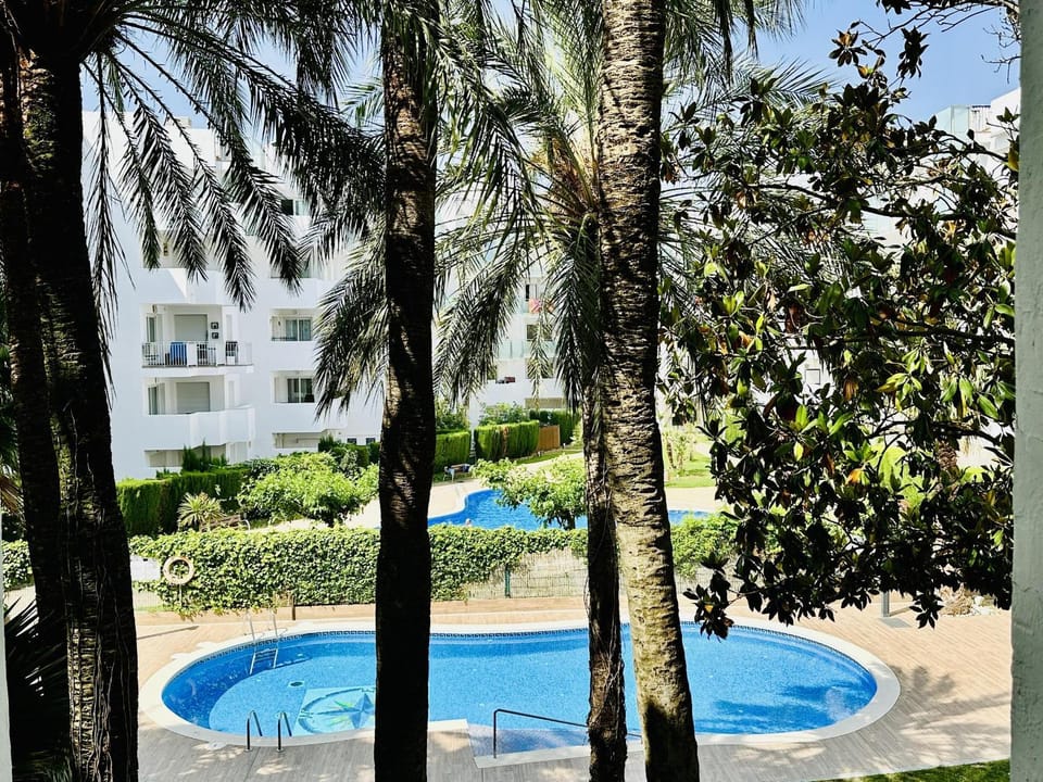 Apartamento con Vista y Piscina Salada, Cerca de la Playa y Parque Natural, Wi-Fi Gratis - ES-258-112 Apartment in Roses