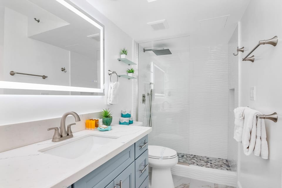 Shower, Bathroom, towels