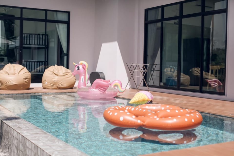 Pool view, Swimming pool