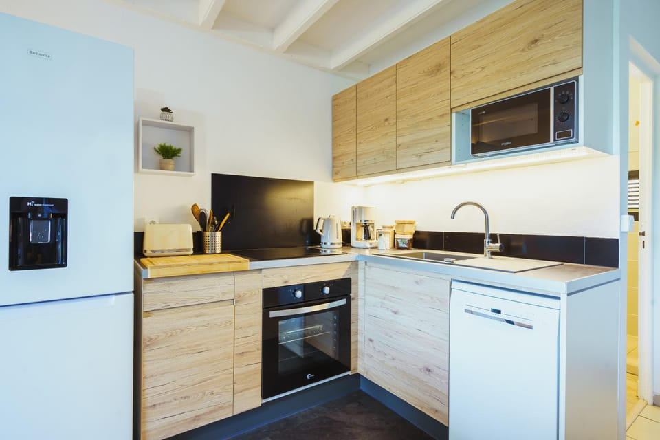 dishwasher, oven, kitchen