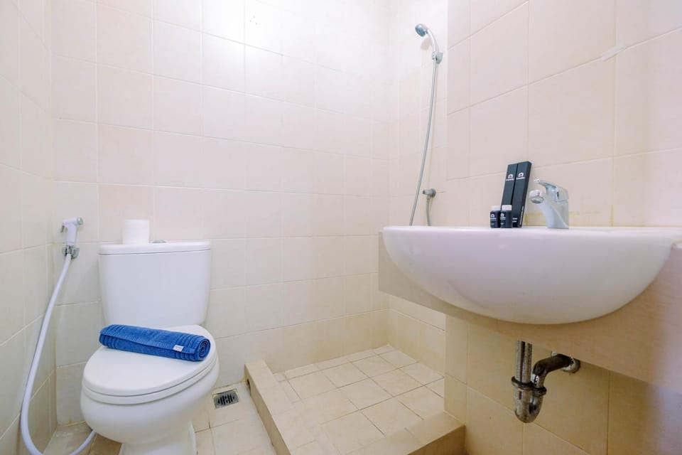 Simple Furnished Studio Apartment at Maple Park By Travelio Apartment in Jakarta