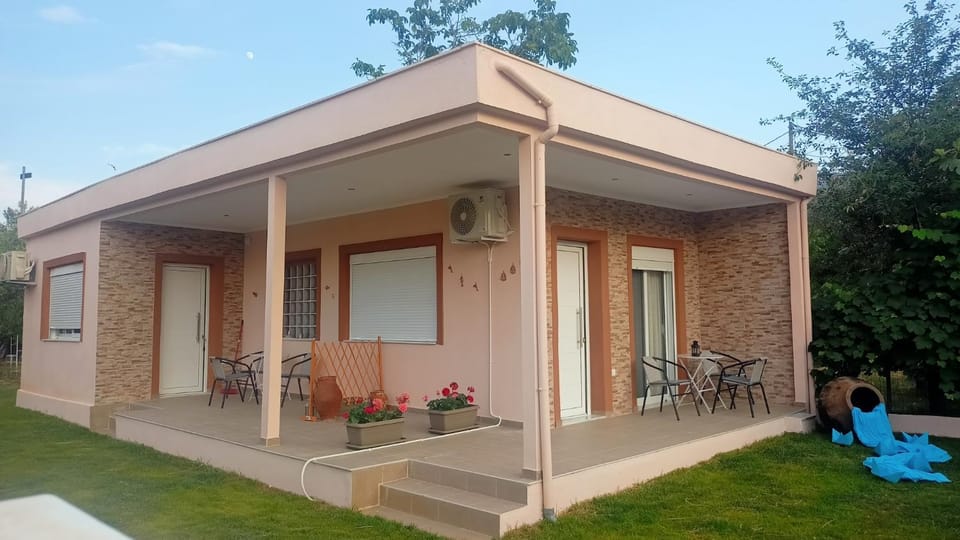 Day, View (from property/room), View (from property/room), Balcony/Terrace, Balcony/Terrace, Decorative detail, Garden view, Garden view, Time of day, Location, Family, Family, Parking, air conditioner, air conditioner