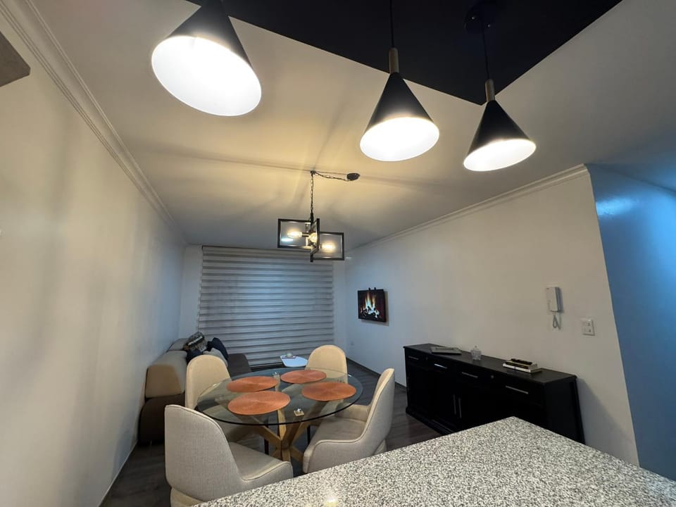 Apartamento Cerca de Embajada Americana y Solca en Centro Norte Apartment in Quito