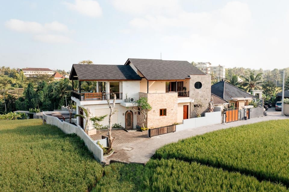 Property building, Natural landscape, Garden, Garden view, Location