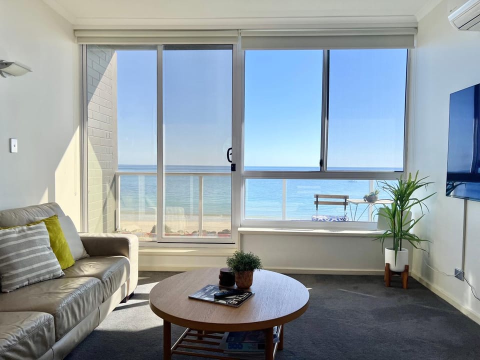 Oceanview escape in beachside Glenelg Apartment in Adelaide