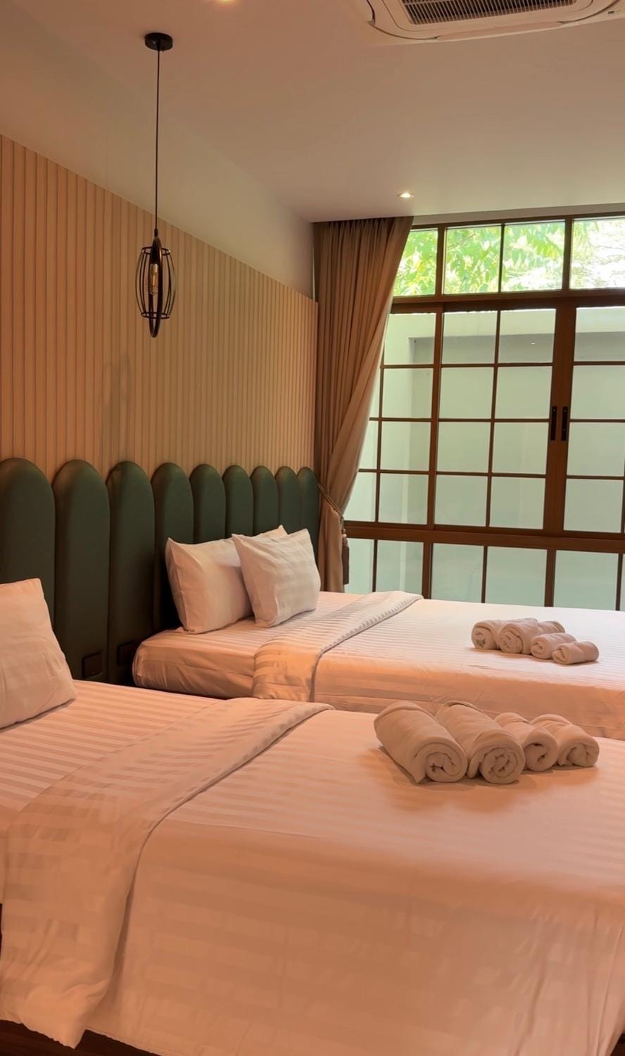 PNT LUXURY JOMTIEn Villa in Pattaya City
